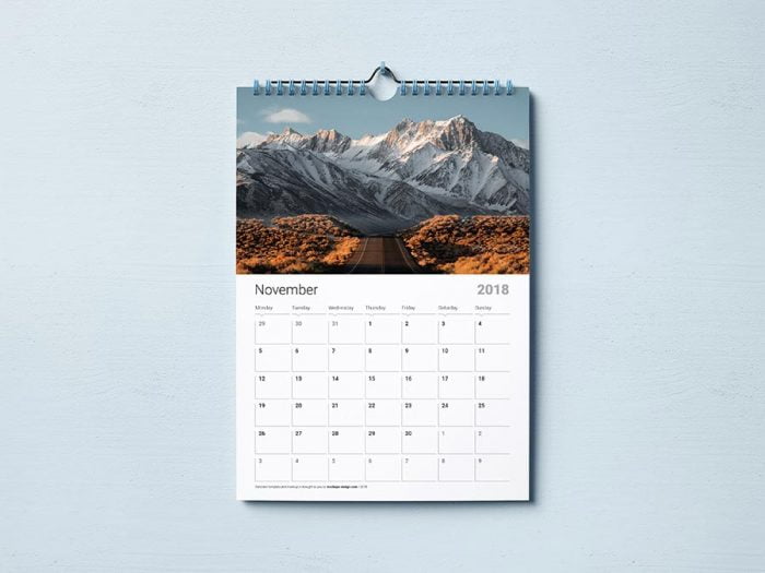 Free Wall Calendar PSD Mockup | Mockuptree