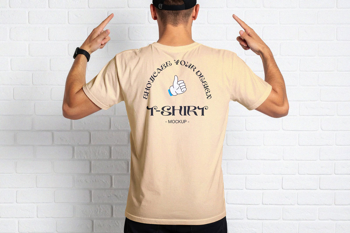 Free Back View T-shirt Mockup Free Back View T-shirt Mockup
