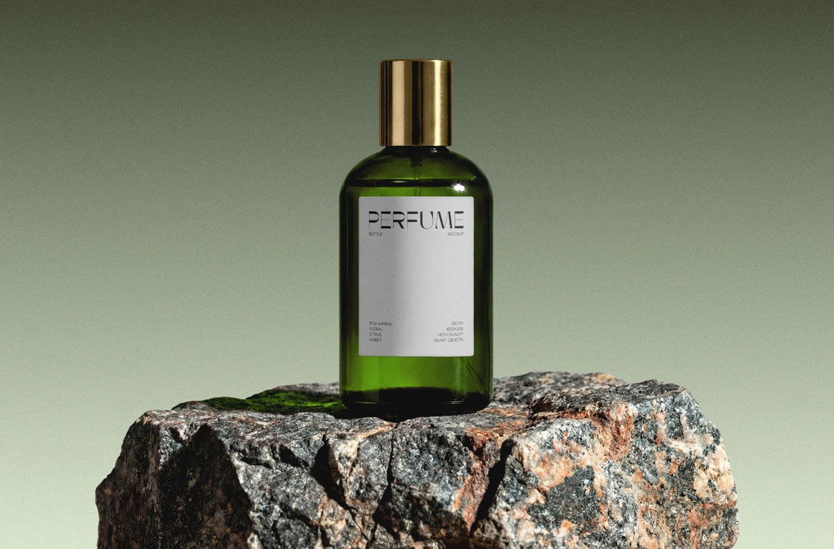 Free Glass Perfume Mockup