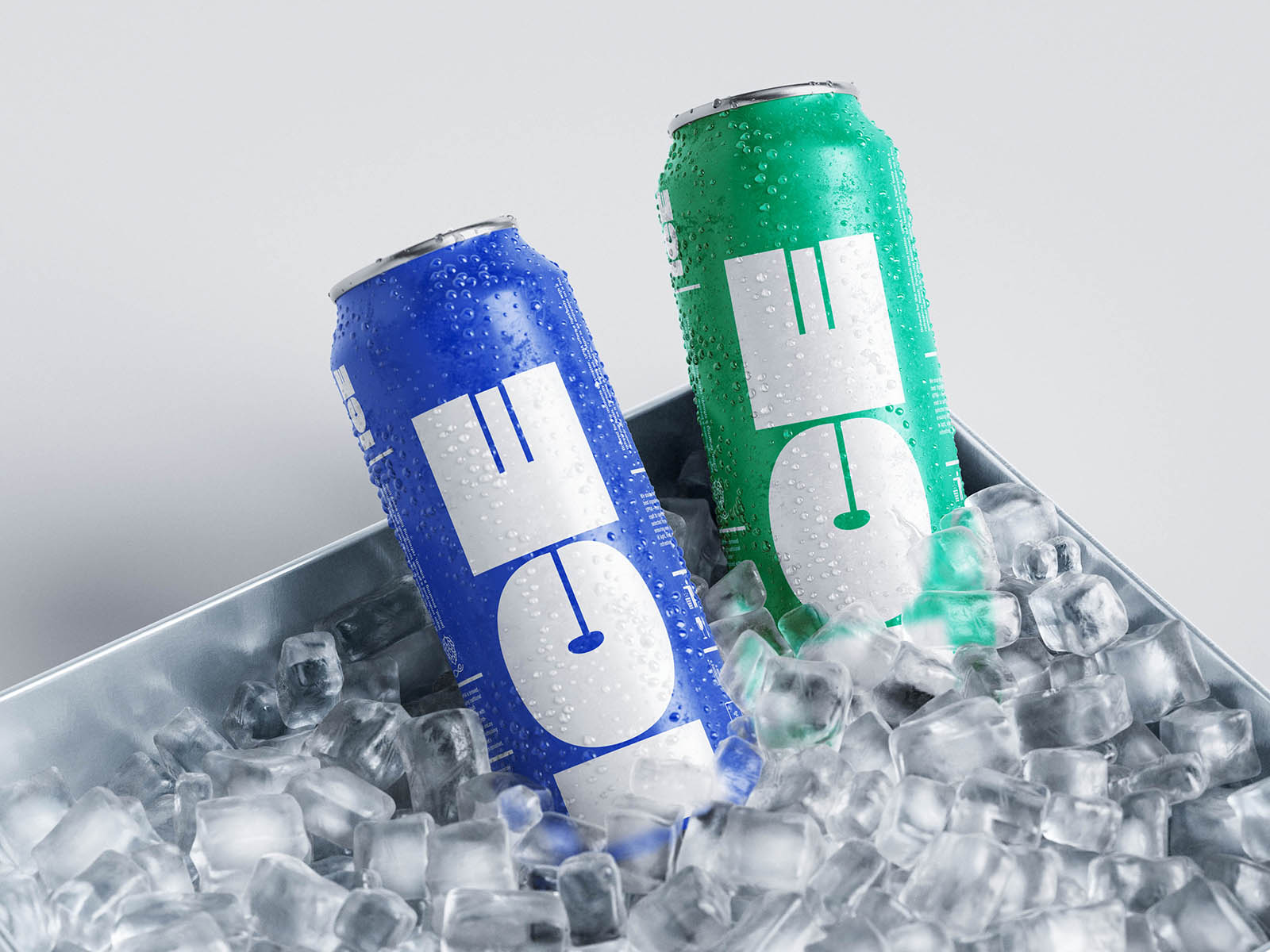 Free Ice-Bucket Can Mockup